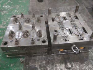 汽車配件雨刮塑膠模具，注塑模具制造，精密模具加工